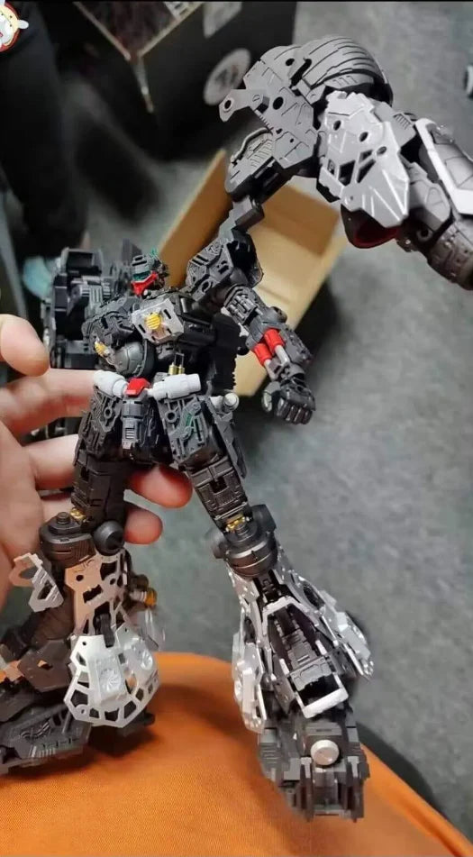 Solomon 1/100 GP02 Model Kit