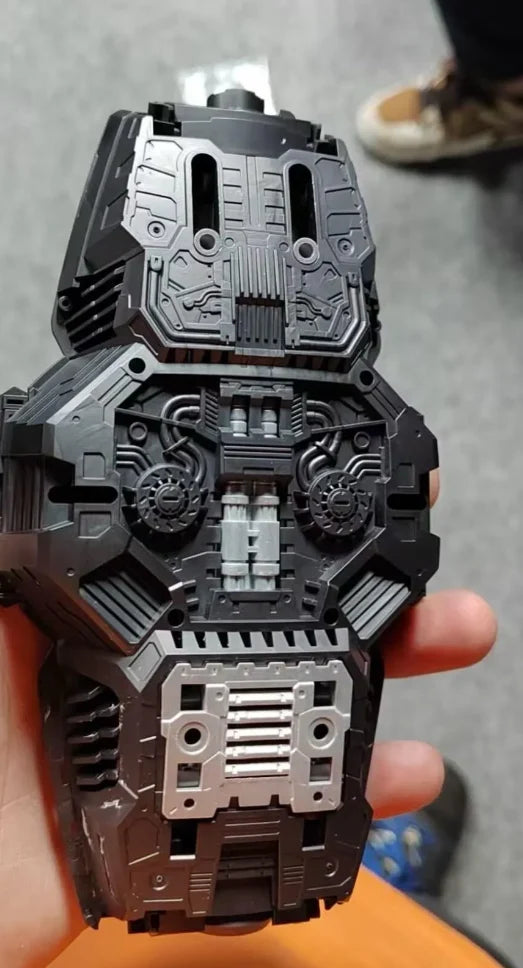 Solomon 1/100 GP02 Model Kit