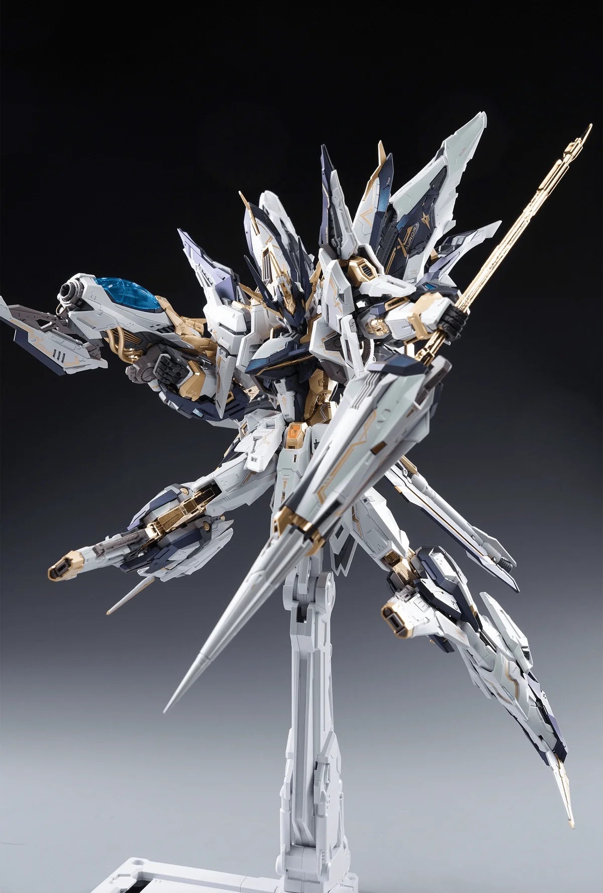 IN ERA+ Aurora Model Kit /w Metal Frame